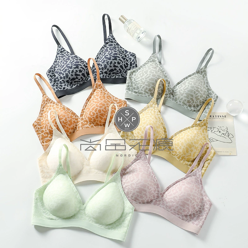 Sexy underwear, беспроводной бюстгальтер, тонкие бретели, V-образный вырез, красивая спина