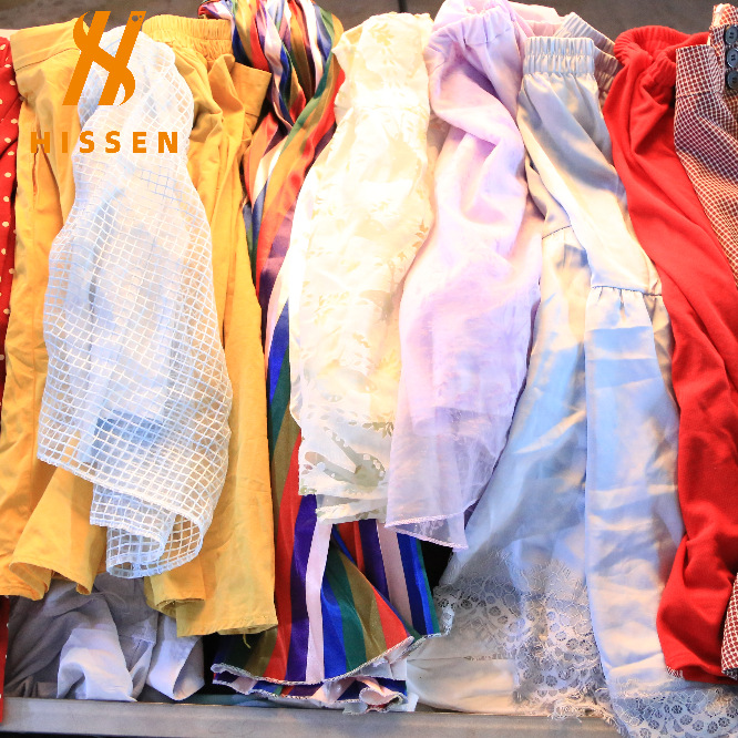 广州二手服装工厂丝质女半身裙出口缅甸越南used clothes skirts