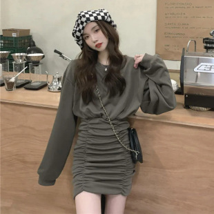 Hong Kong Style Pleated Dress for Women in Autumn and Winter 2024 New Sweet Sexy Design Elegant Popular Hip-Hugging Short Skirt