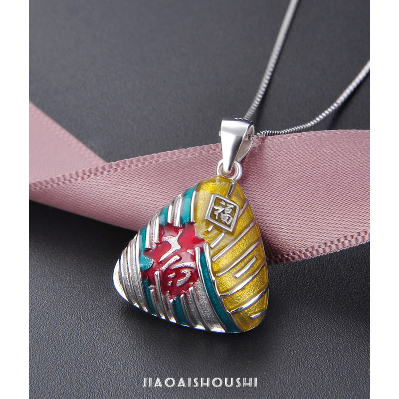 S925 colgante de plata estilo nacional del Dragon Boat Festival Fu caracteres colgante colgante collar de cadena de clavícula para mujeres un cabello