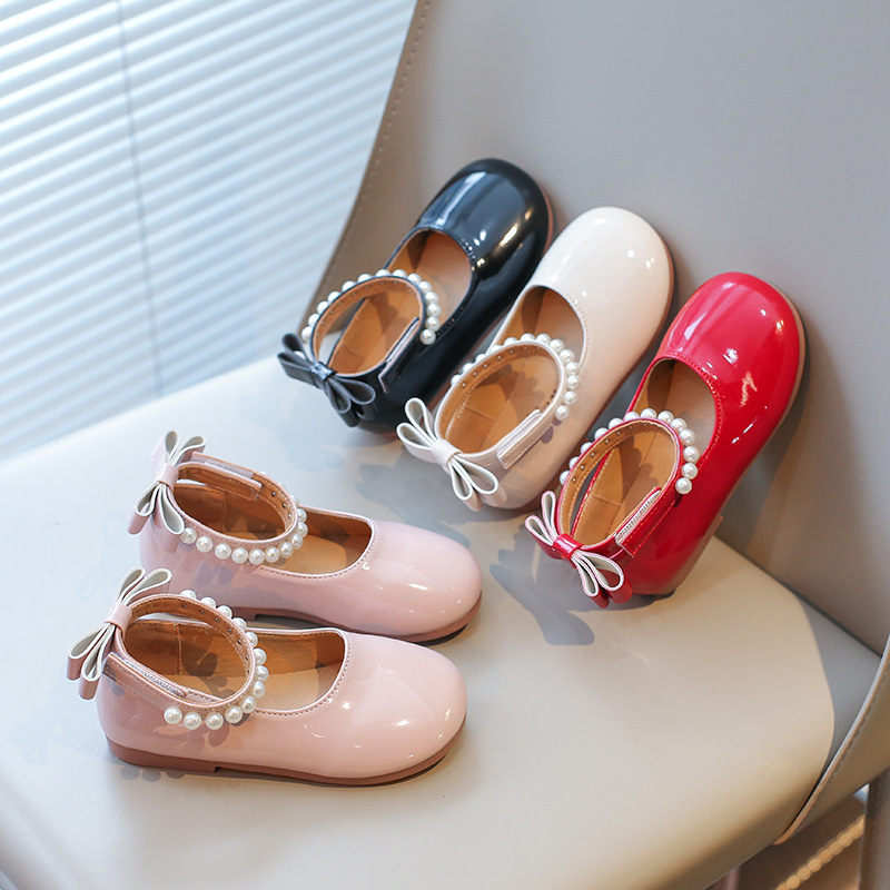2026 Spring and Autumn New Style Girls' Square-Toe Shoes Korean Version Pearl Bow Princess Flats Soft Sole Non-Slip Loafers