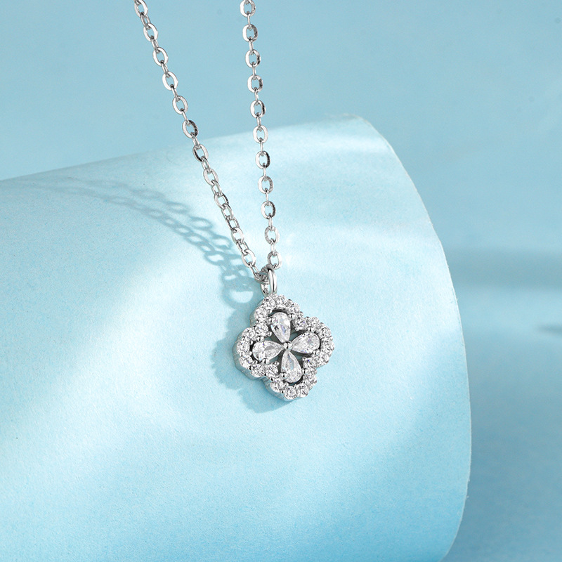 Sterling Silver Four-leaf Clover Necklace With Inlaid Diamonds_voghion.com