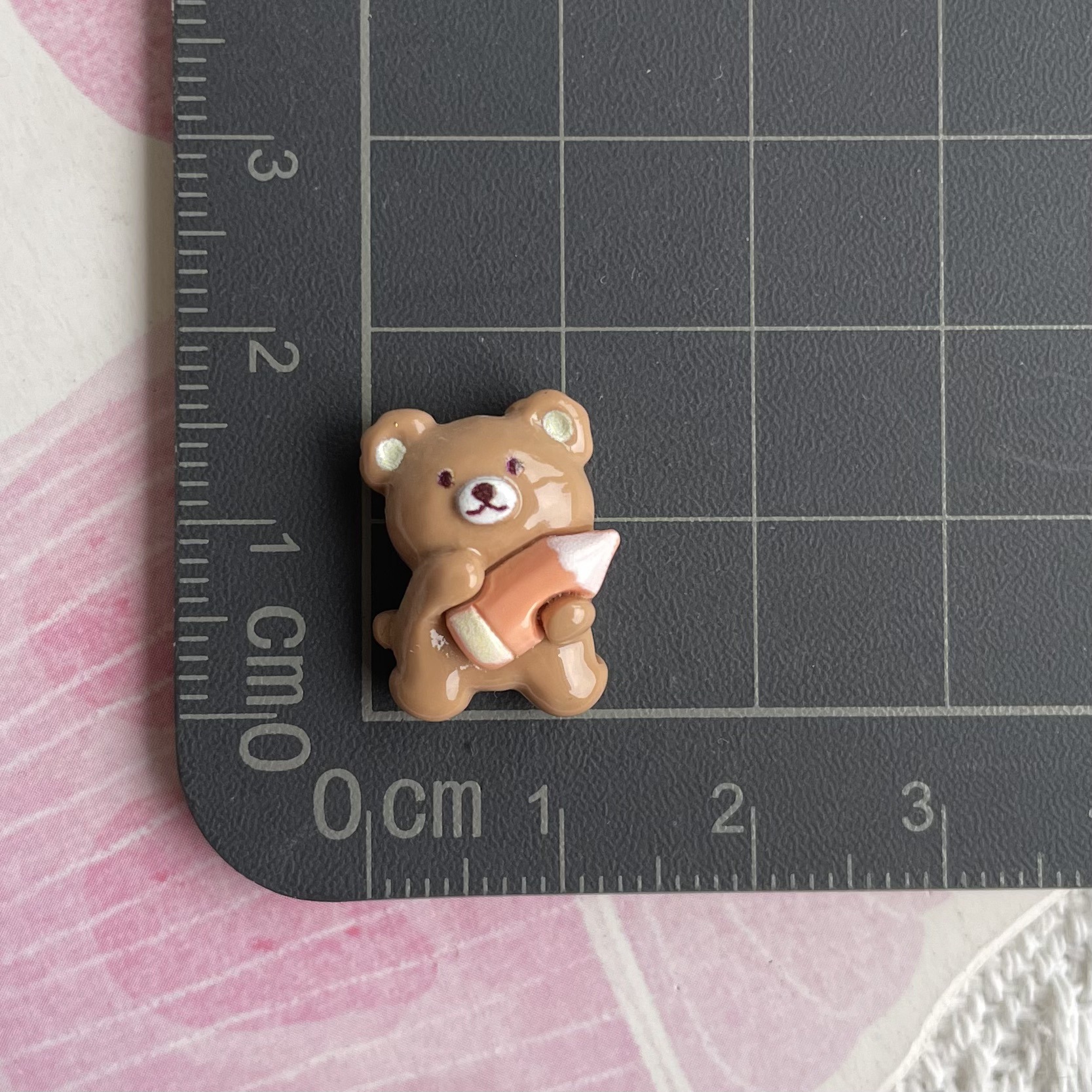 小さいサイズの動物の樹脂の部品の猫のウサギの恐竜の熊の装飾の材料のヘアピンの携帯のケースの靴の装飾のアクセサリ