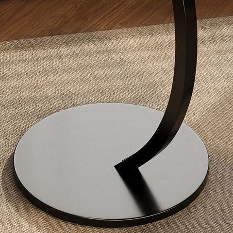 심플한 스타일의 블랙 섀시