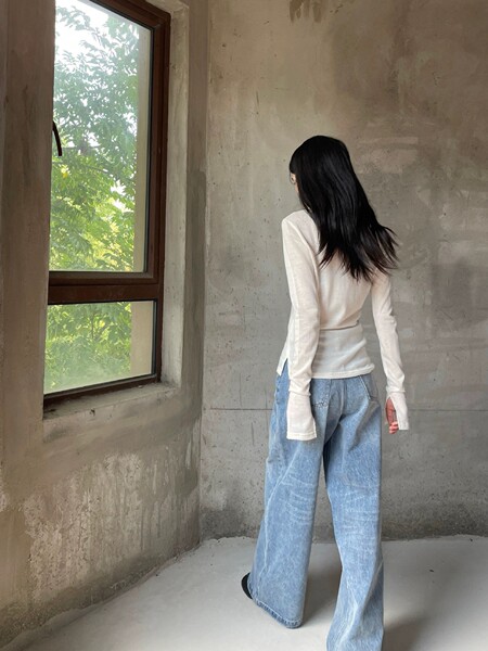 Woolen knitted design fashionable long-sleeve with a round collar