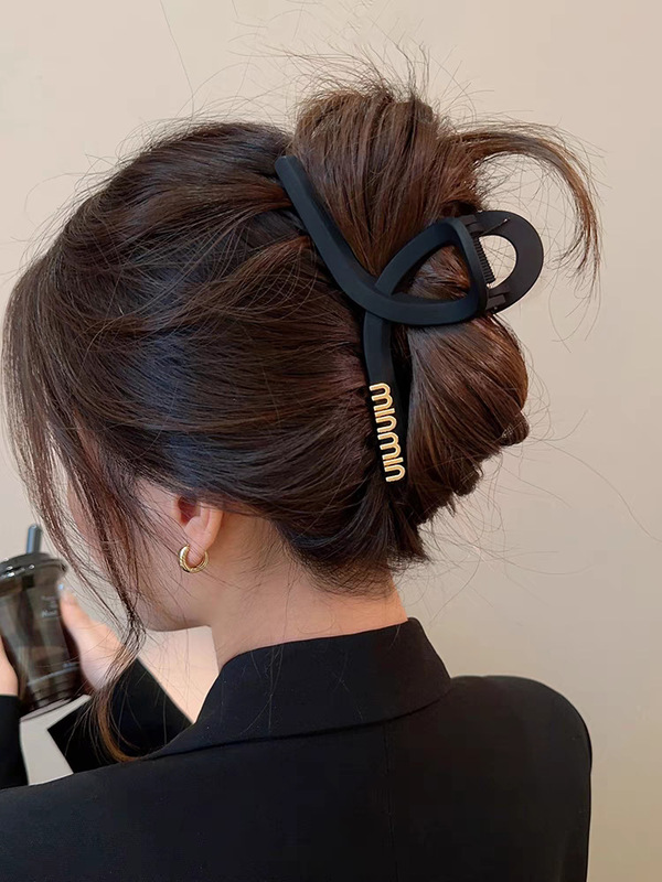 2025年新作フレンチサテン三角グリッパー、女性用ハイエンド後頭部ヘアシャーククリップ、気質と多用途のヘアアクセサリー|undefined