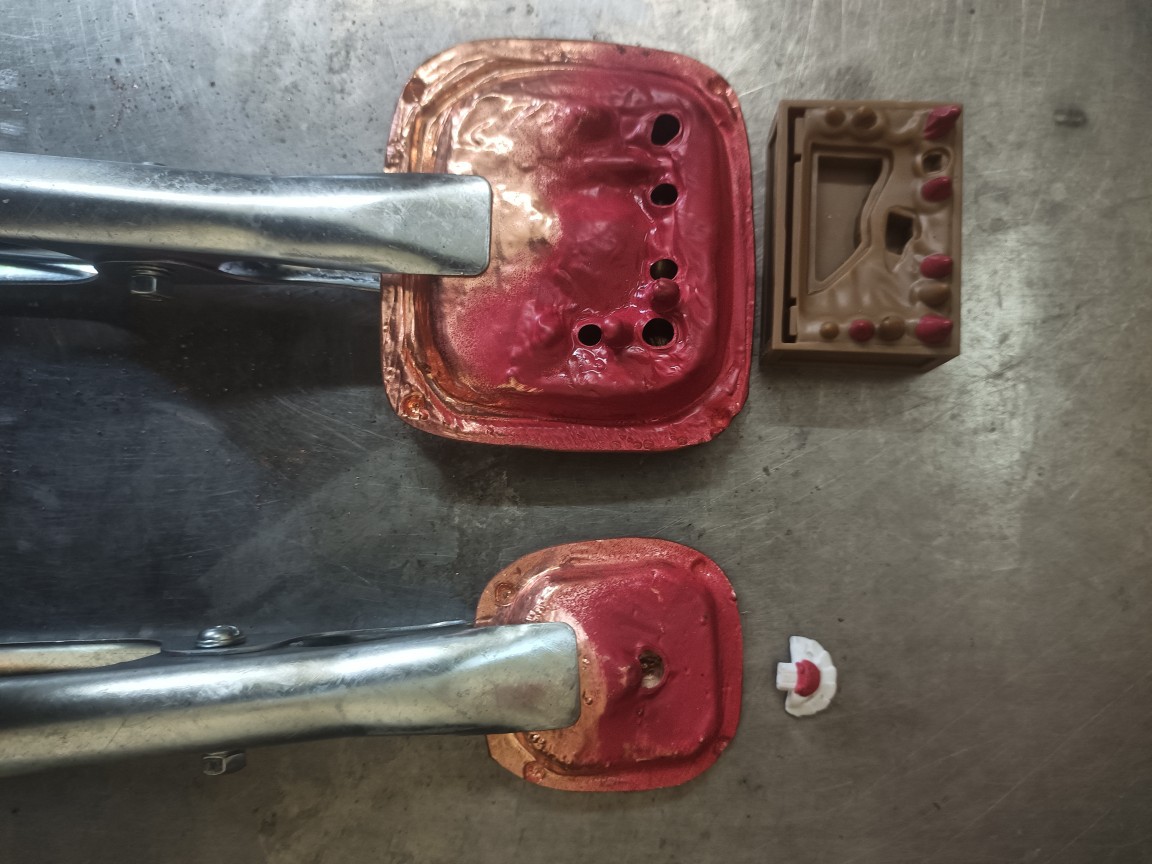 专业制造各种喷油模具油，喷漆模具，喷漆治具，夹模，边模，铜模