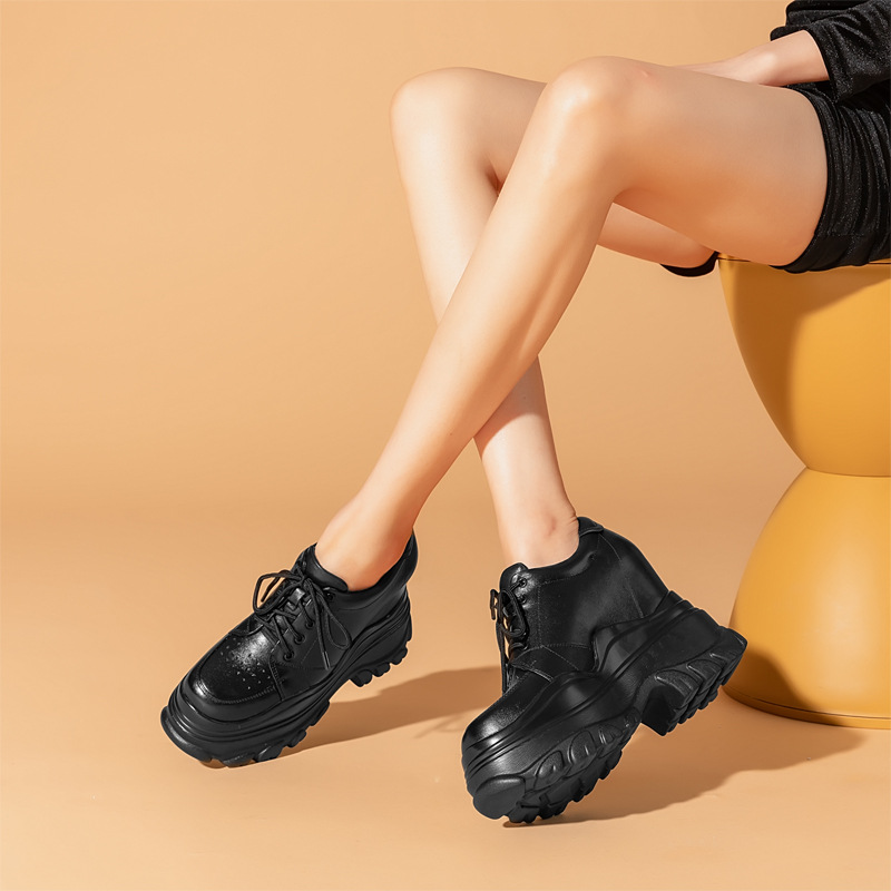 Giày sneaker platform nữ mũi tròn đế bánh xốp cao 12 cm — Màu đen