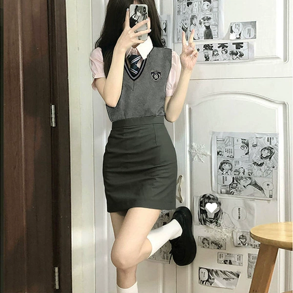 Vest, shirt, tie, hip-accented