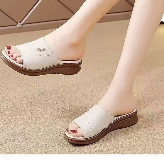 Slippers, summer footwear, universal fashionable slide for mother, shoes, soft sole