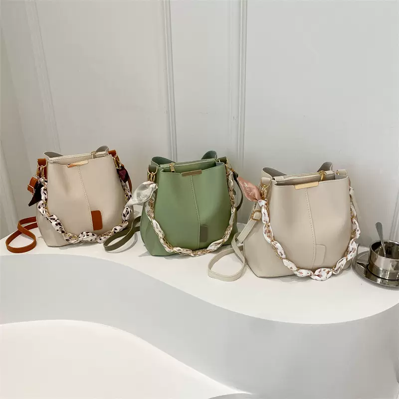 韩版女包2024新款时尚单肩包质感简约水桶包休闲司机包链条斜挎包