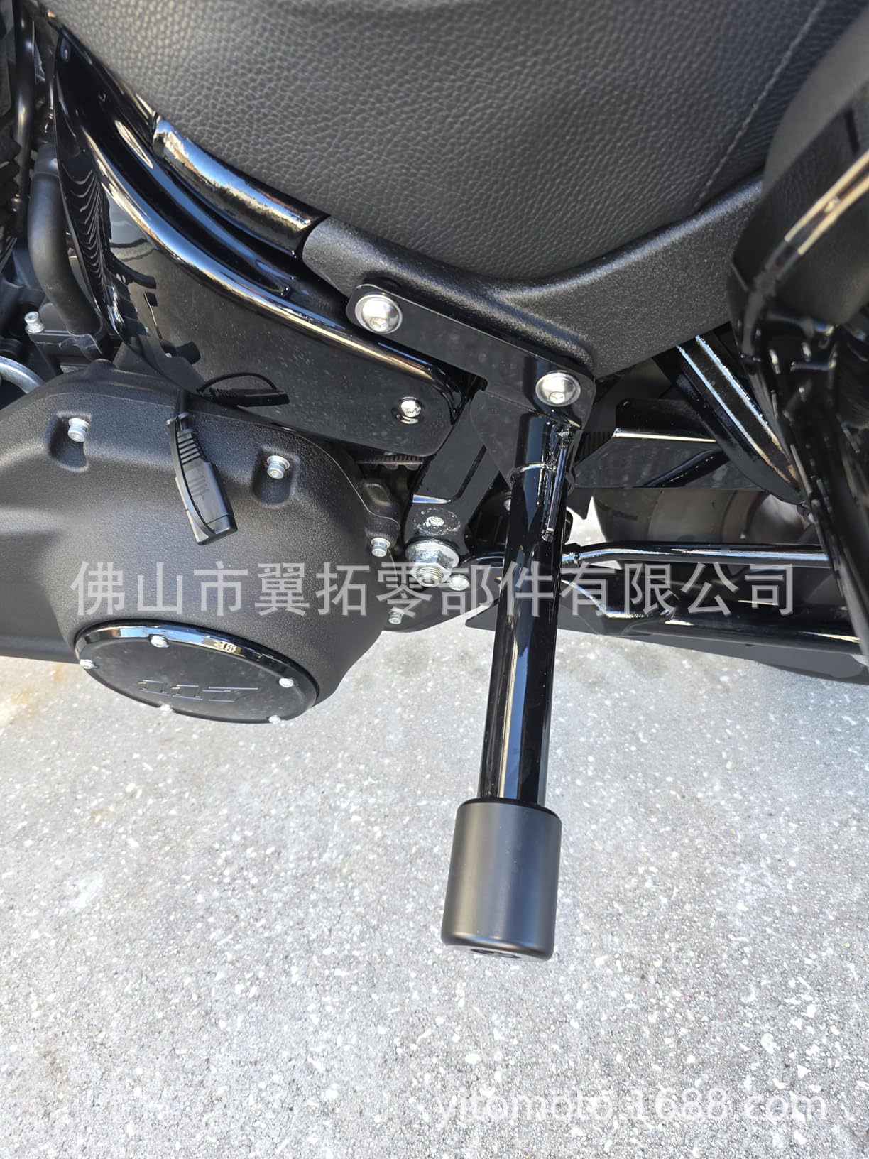 Engine guard is suitable for Harley Softail Low Rider, Sportster, Glider, Fat Boy and other models