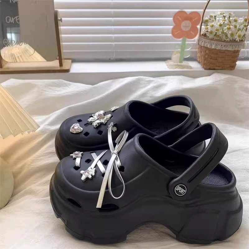 Black Thick-Soled Versatile Clogs for Women, 2025 Summer New Style, Dual-Wear, Suitable for Pairing with Dresses, Beach Sandals