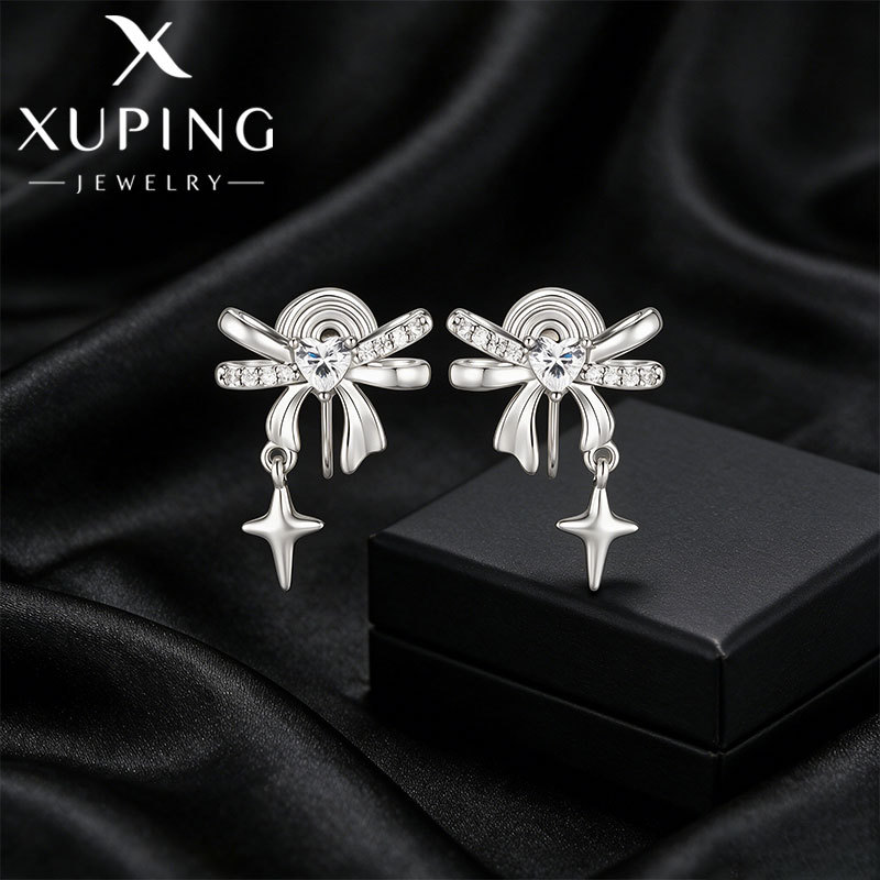 Pendientes de clip Xuping de aleación de cobre con baño de plata, diseño elegante y exclusivo, aretes graciosos y dinámicos para mujeres sin perforaciones en las orejas.