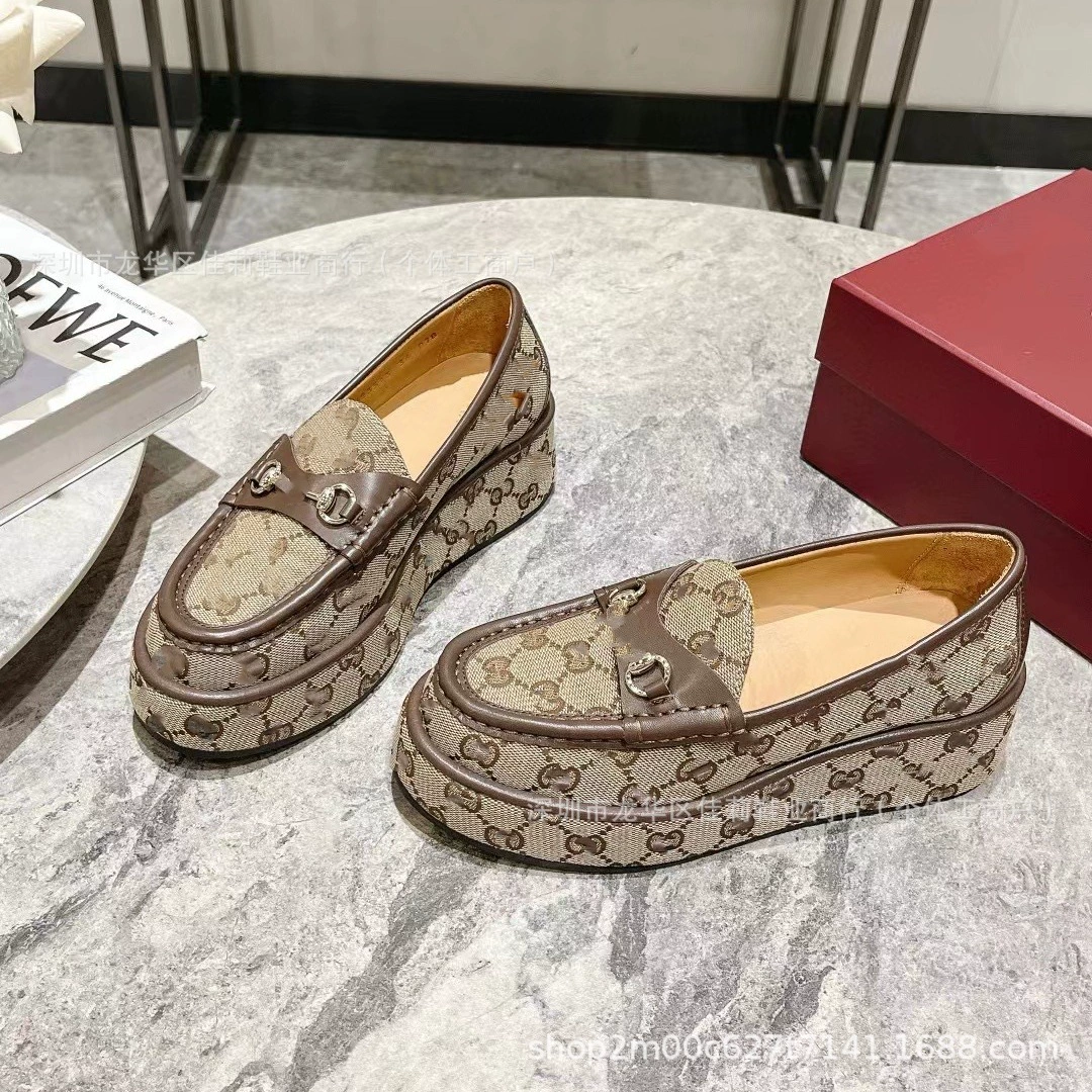 G Home 2024 осенние новые конные титулы на конном каблуке кожаные туфли женские повседневные одиночные туфли ретро британский стиль Lefu