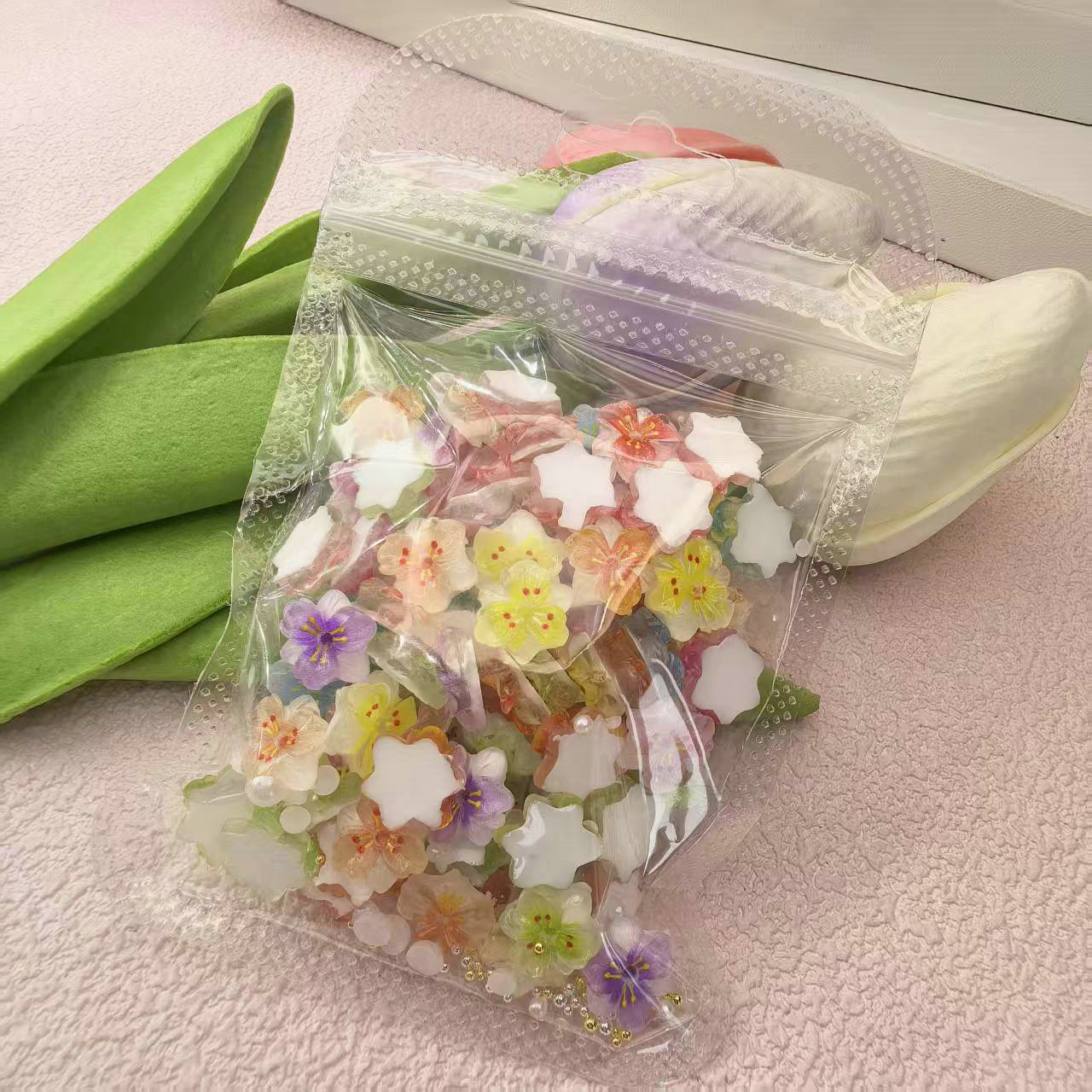 新款冰透花瓣美甲饰品树脂花网红三生桃花美甲小饰品批发树脂00