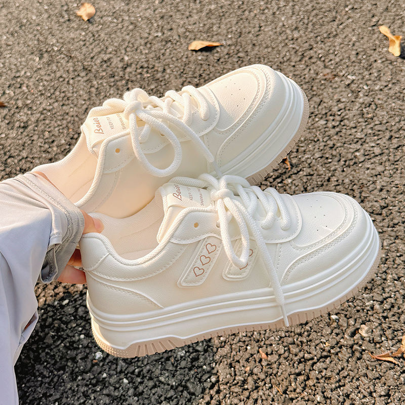 Xiaozhong autumn and winter small white shoes women's 2024 new explosion thick-soled wear-resistant Joker chic mid-heel shallow mouth sneaker