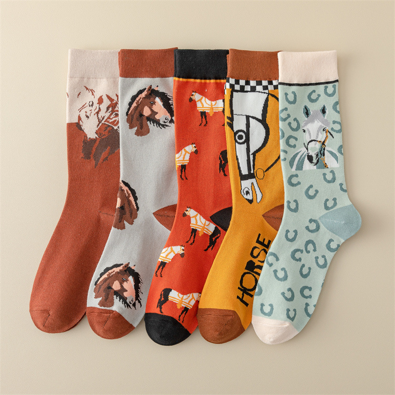 秋冬新款袜子卡通骏马撞色复古潮流百搭趣味透气中筒女袜现货批发