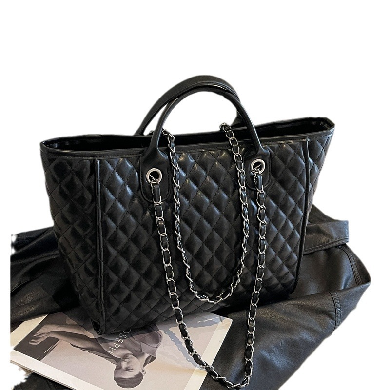 Women's rhombus large capacity women's bag 2024 new chain bag versatile hand held shoulder commuter style tote bag_voghion.com