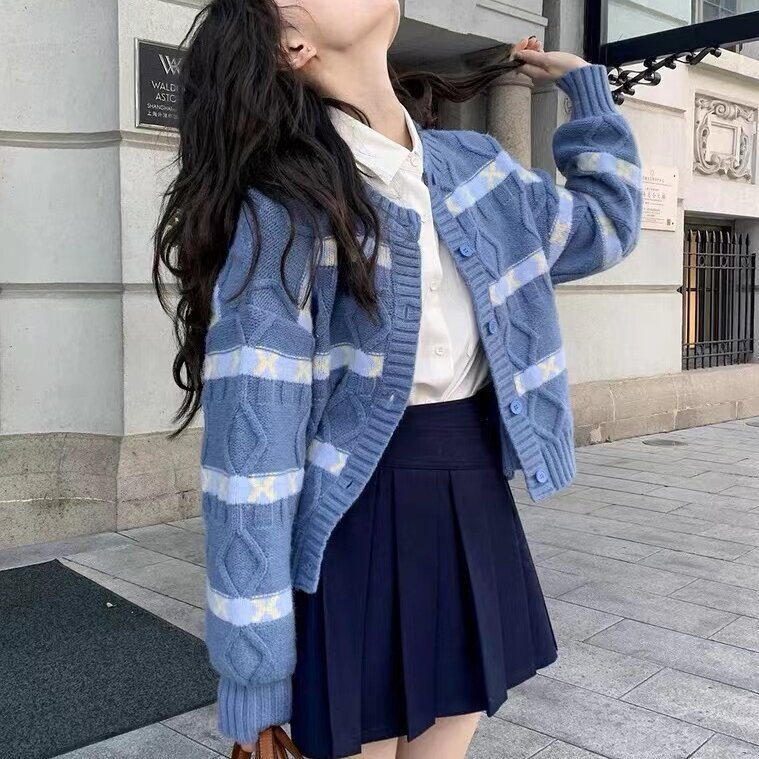 Contrast color jacquard diamond pattern chunky knit cardigan for women, new autumn/winter 2024, loose fit, slimming, versatile knitted jacket