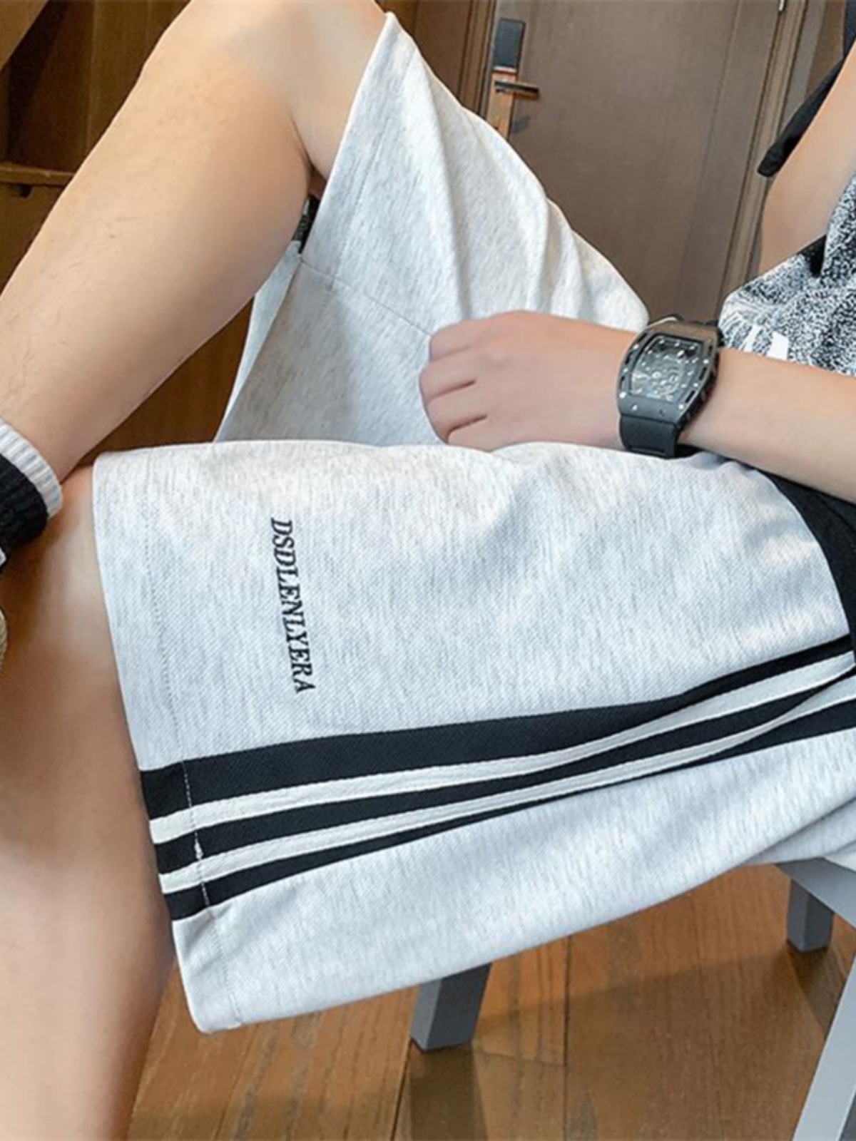2025 marca de moda de verano nuevos pantalones cortos deportivos de sarga para hombres corriendo baloncesto pantalones casuales de cinco puntos tendencia