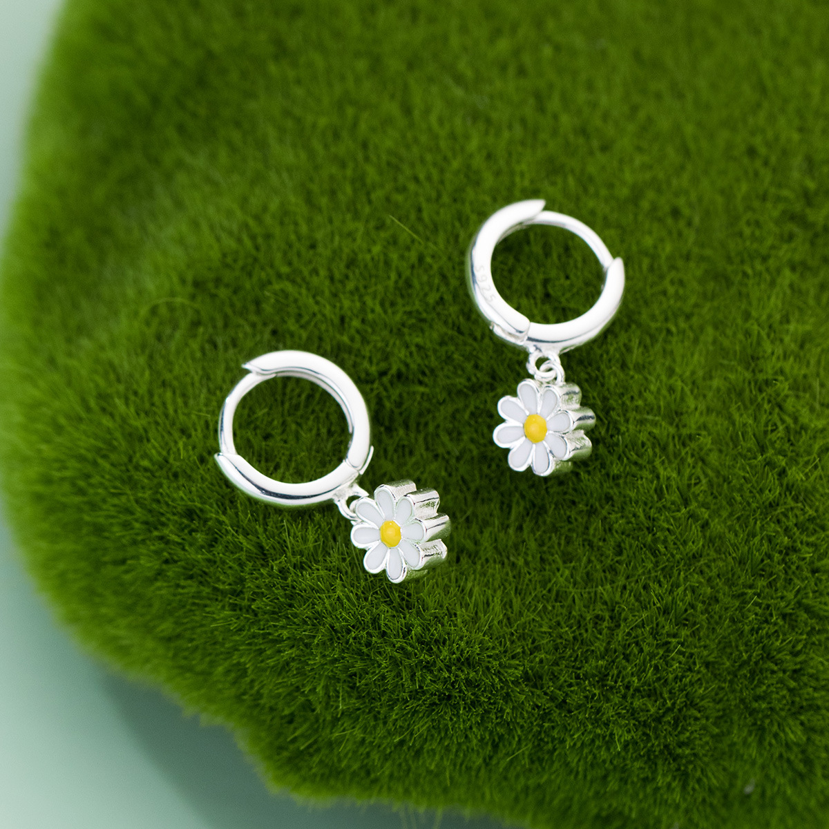3670 forest style ins style small daisy flower earrings student girl heart niche trendy earrings exquisite ear jewelry