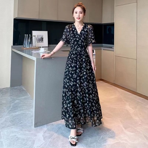 Chiffon floral dress, summer boho-style French-inspired kikyo ankle-length skirt—slimming black design for women