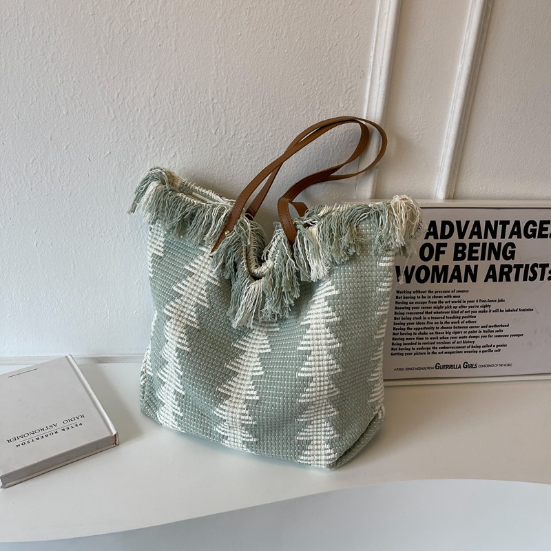 Bolsa de moda de gran capacidad de hombro, bolso casual para mujeres, verano 2023 nuevo nicho de diseño de moda tote