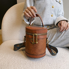 High-Quality Water Bucket Bag for Women 2024 New Trendy Fashion Unique Shoulder Carry Water Bucket Bag for Influencers