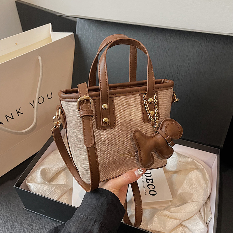 Bolso de Crowdsourcing femenino de alta textura 2025 nuevo bolso de hombro único de moda y lujo bolso de cubo portátil