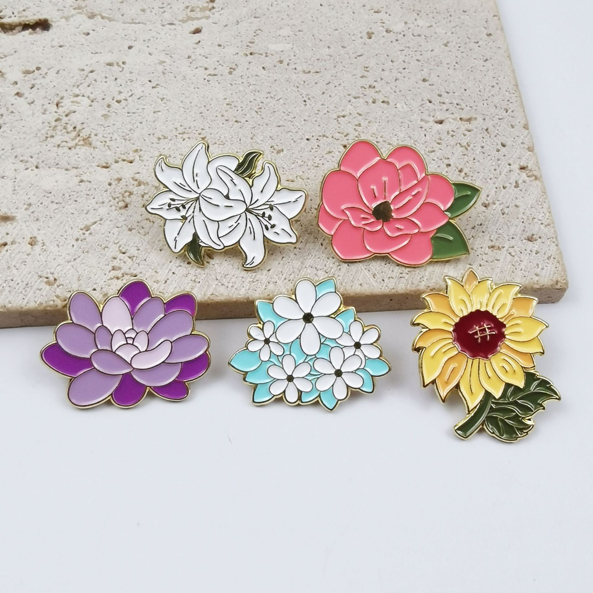Broche de flor de planta creativa pequeño vestido de niña fresca insignia accesorios vestido personalizado broche de metal