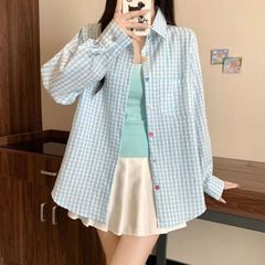 韓国系の小さい清新な青い格子のシャツの女性の春の夏の新型のゆったりしている重ね着のカジュアルな長袖の日よけの上着の女性