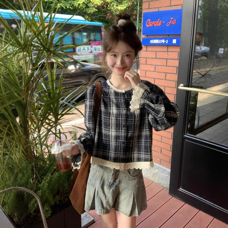 Korean Lace Plaid Long-Sleeved Shirt for Women in Spring & Fall Design, Loose Short Babydoll Top for Small People