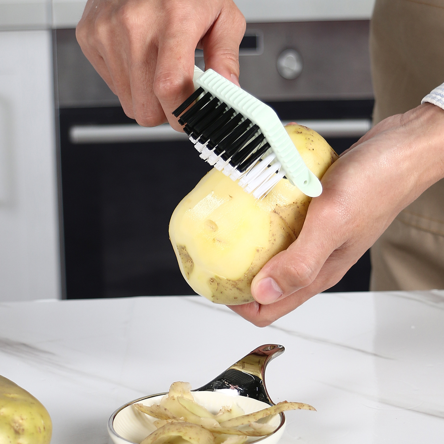 3-in-1 Fruit Peeler with Brush