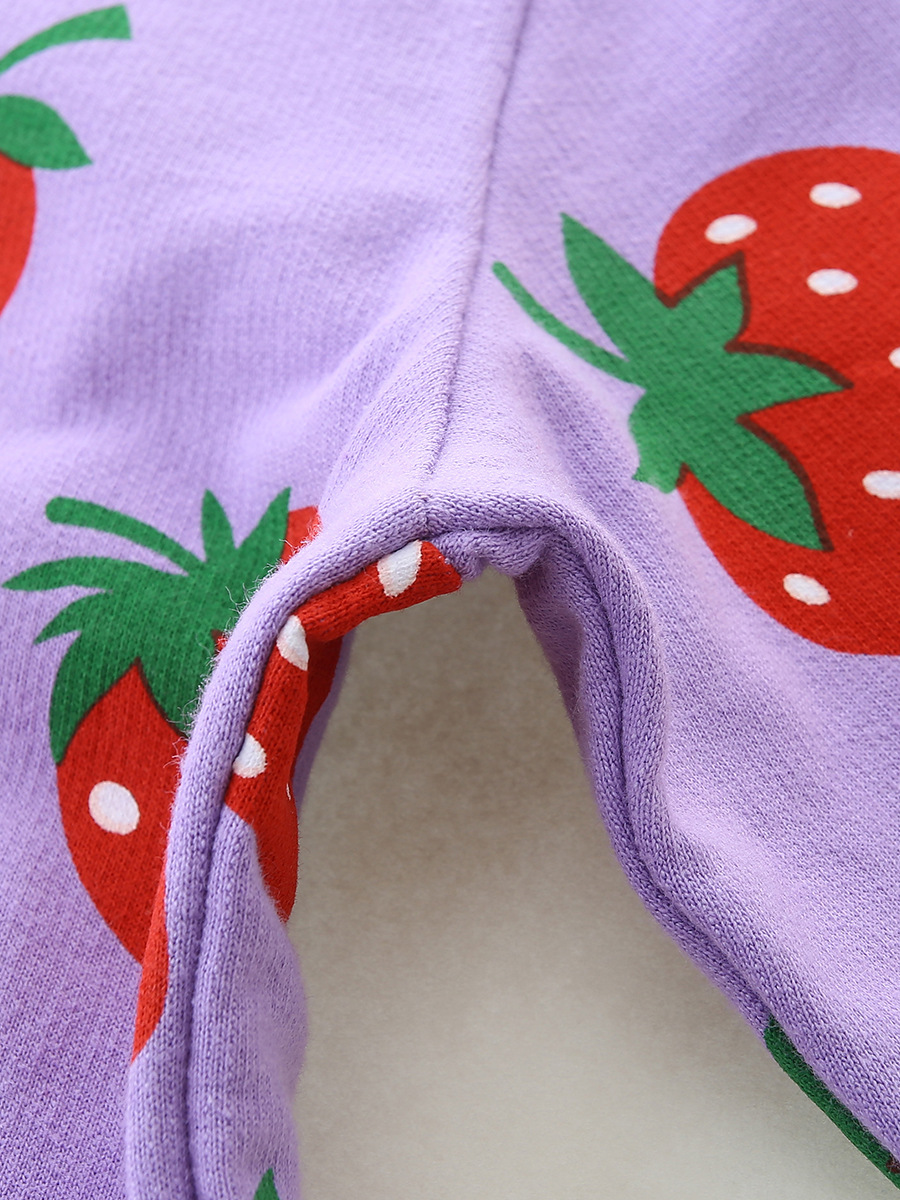 26 otoño nuevo estilo europeo y americano ropa infantil dibujos animados impresión de fresa camisa de cuello redondo para niñas camisa de base casual transfronteriza
