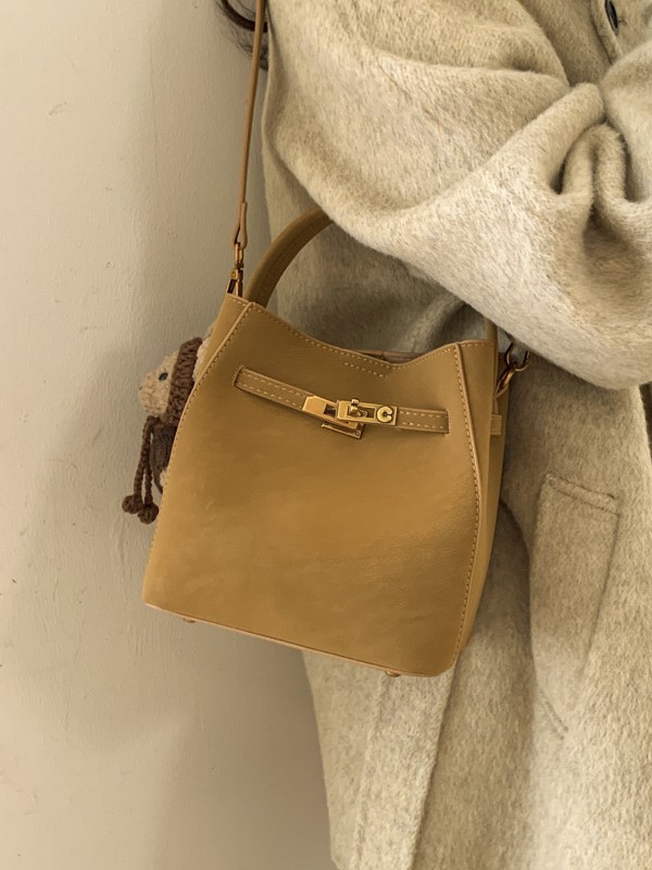 Super caliente canasta de platos de mano bolso de cubo de agua mujer venta caliente transfronteriza nuevo nicho coreano alto sentido versátil bolso mochila