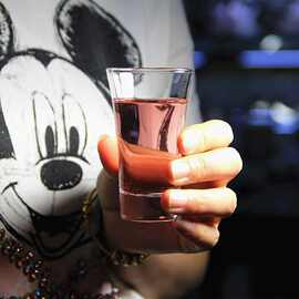 轻奢高档喇叭玻璃白酒杯烈酒家用一两小酒杯加厚透明玻璃小酒杯