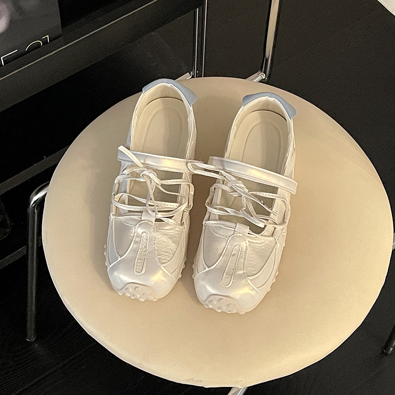 女の子向けの夏のニッチバレエスタイルのトレーニングシューズ、スカート付きのファッショナブルなデザインのレースアップスニーカー、メリージェーンシューズ|undefined