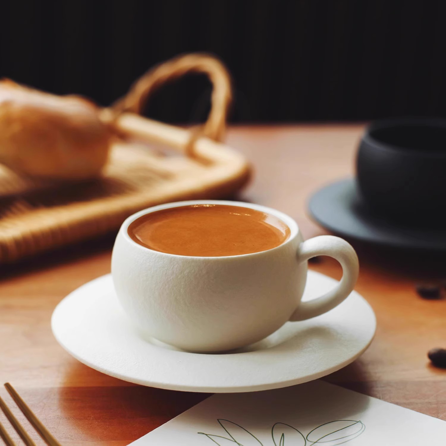 Taza de huevo de cerámica con patrón de piedra esmerilada vintage taza de café exquisito de alta gama platillo piedra de fuego color sólido taza de latte de lujo ligero