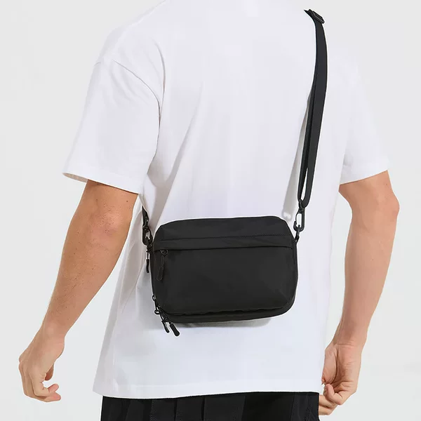 Men's crossbody bag, simple and lightweight, suitable for carrying a phone, versatile and easy to match, plain color, messenger bag style, casual shoulder bag for men and women, student bag