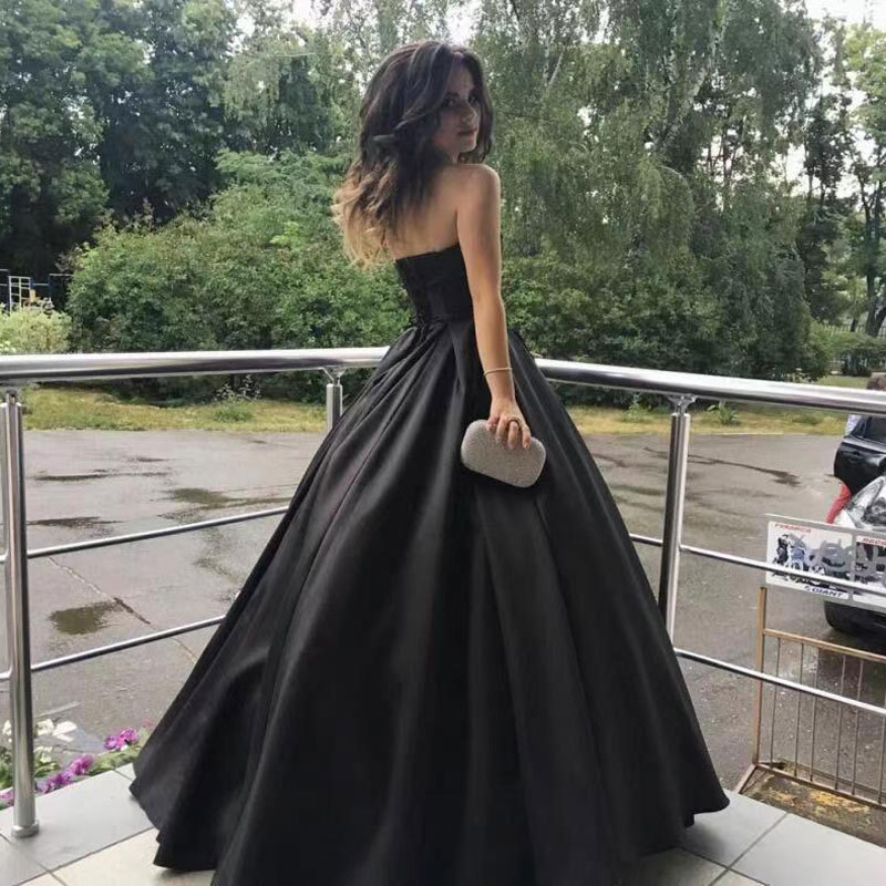 El comercio exterior de Europa y América Amazon AliExpress deseo de las mujeres de Tubo negro superior simple satén largo piso de longitud vestido de noche