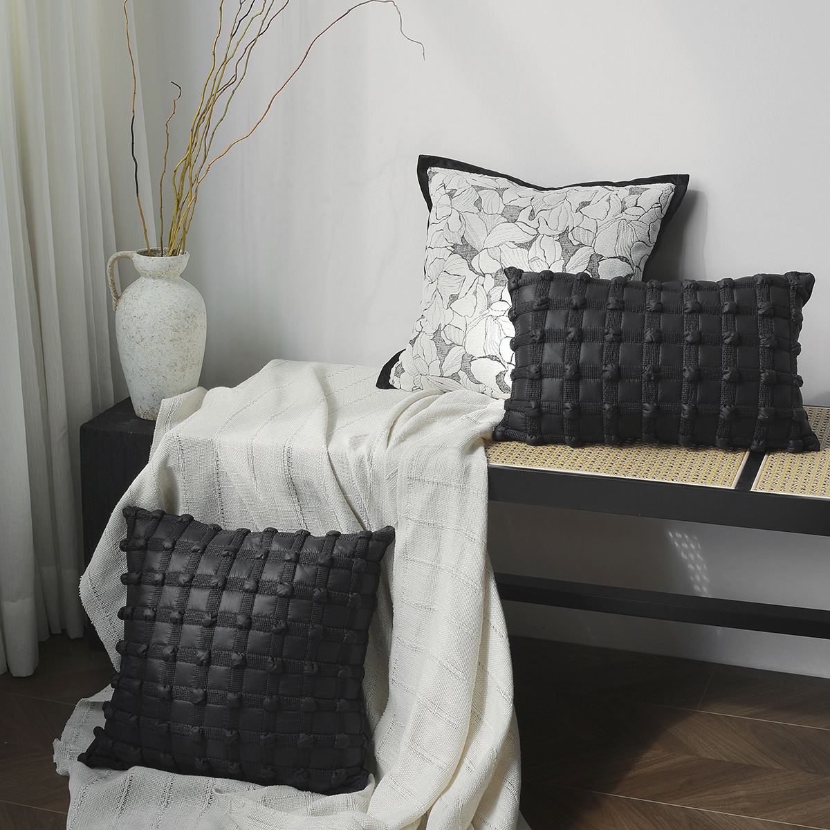 侘寂风黑白沙发抱枕轻法式靠枕客厅装饰靠垫泡泡腰枕抱枕套不含芯