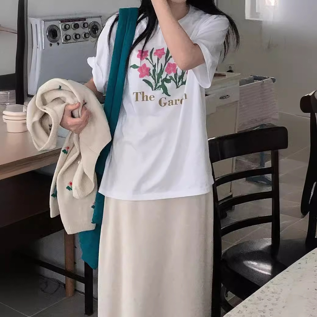 韓国の東大門と同じスタイルの25夏用ラウンドネックレトロ風花柄プリントゆったり半袖Tシャツレディーストップス