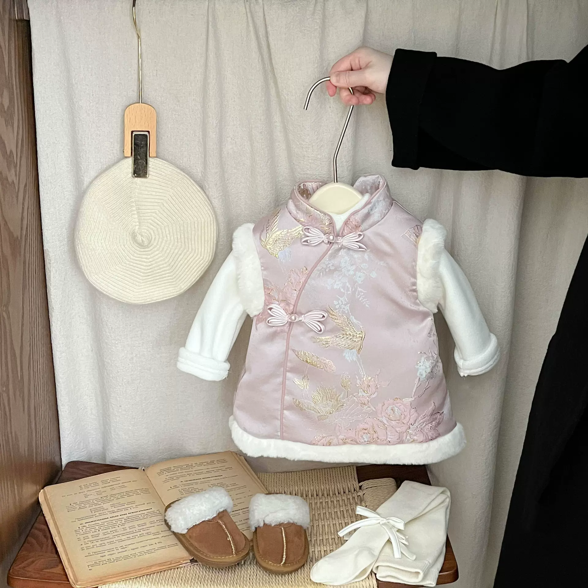 女童中国风连衣裙冬装宝宝夹棉年服背心裙周岁礼服公主裙拜年服