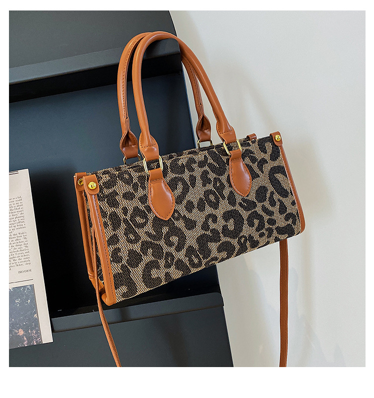 Large-capacity Handbags Bags 2021 New Fashion Niche Design Messenger Leopard Print Texture Portable Large Bag display picture 5