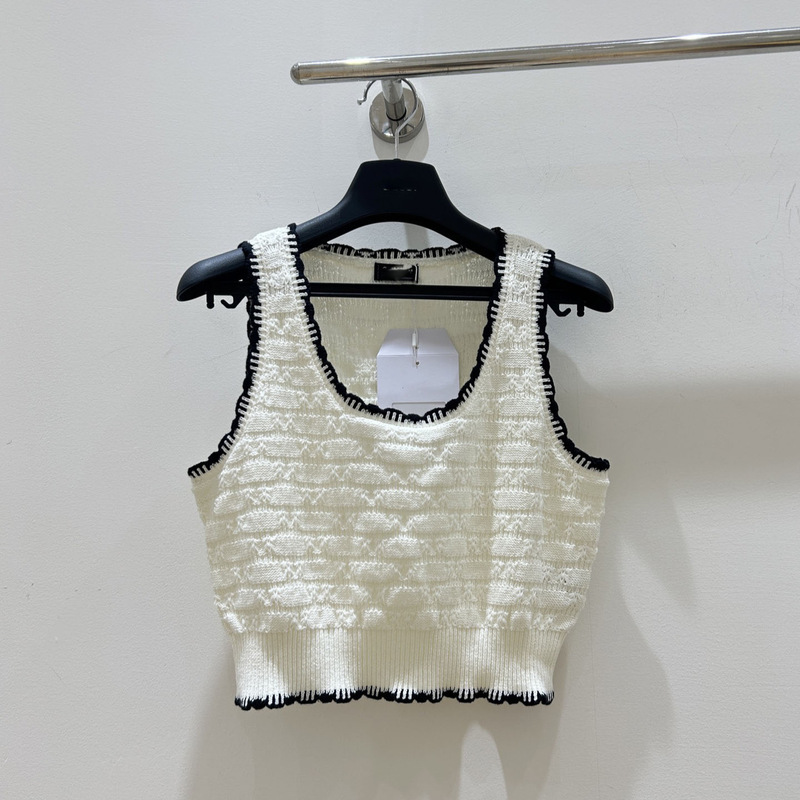 Newly Launched C+ Stylish Black and White Color-Blocking Logo Embroidered Hand-Crocheted Lace Patchwork U-Neck Knitted Vest, Available in Stock Newly Launched C+ Stylish Black and White Color-Blocking Logo Embroidered Hand-Crocheted Lace Patchwork U-Neck Knitted Vest, Available in Stock