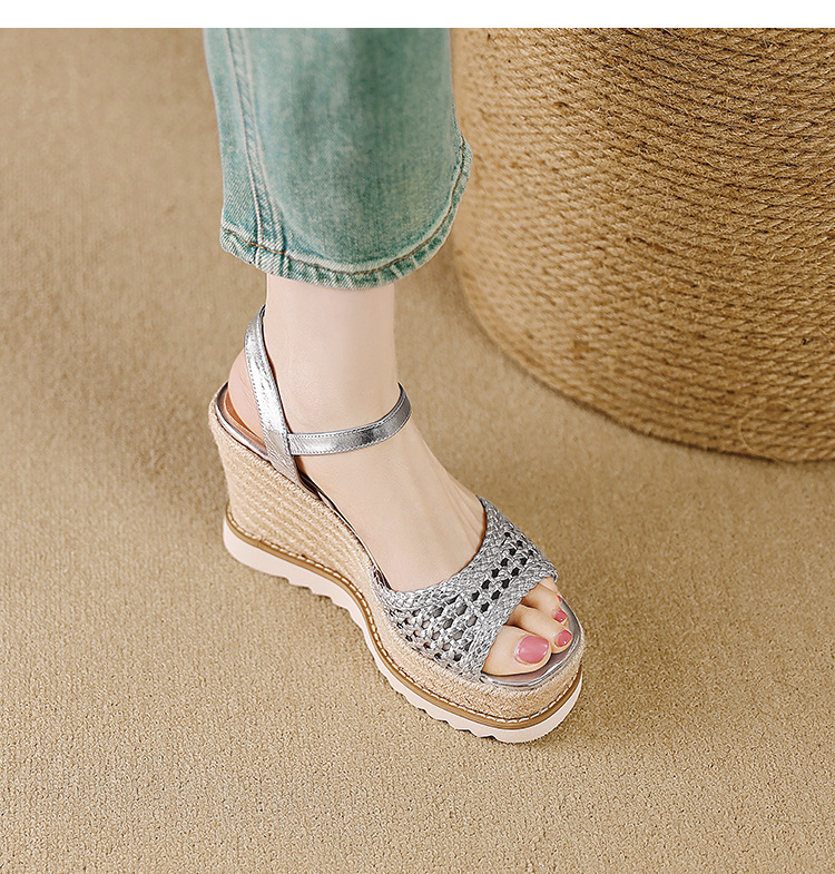 Sandal cao gót nữ mũi vuông hở ngón, đế xuồng đan rơm, gót 9 cm — màu vàng, bạc chi tiết 8