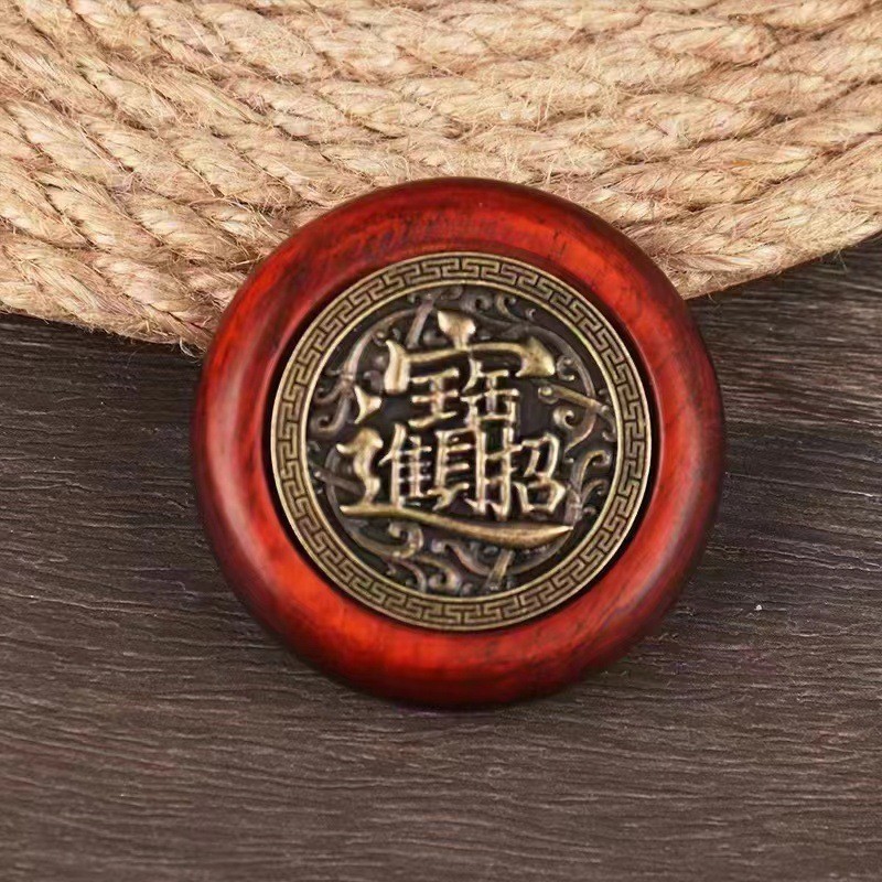 紫檀木の取っ手の両面は乾坤の黄銅の木質の文をねじって手をマッサージします。|undefined