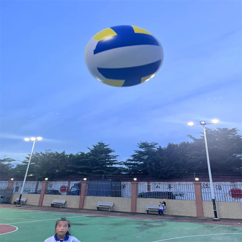 幼稚園の活動の装飾の空気を入れる大きいサッカーの子供のおもちゃはサッカーの親子のビーチボールをたたいてインタラクティブなバスケットボールをします。|undefined
