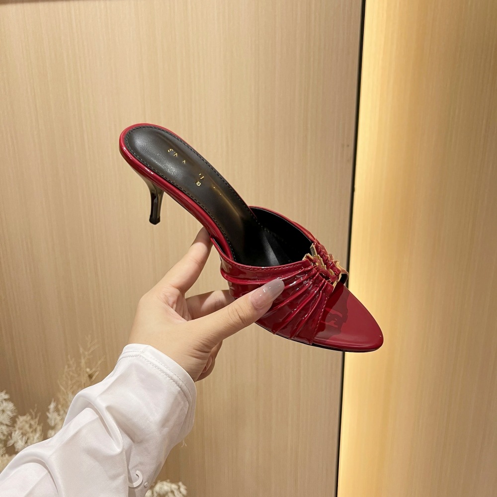 高版本S夏季字母金属饰扣褶皱一字拖鞋女细跟性感露趾尖头高跟鞋